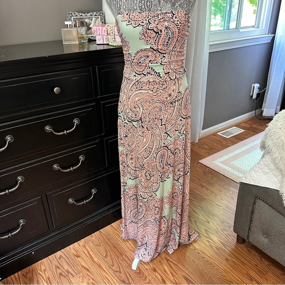 The Limited Pink Soft Sage Strapless Maxi Dress – Paisley Print Size Small - Picture 2 of 15